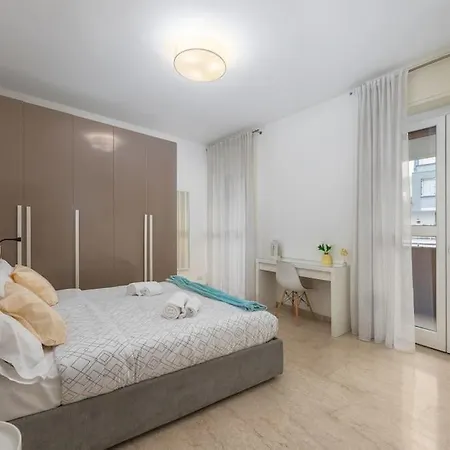 Cozy Xxl Home,two Balconies,wifi,family Milánó