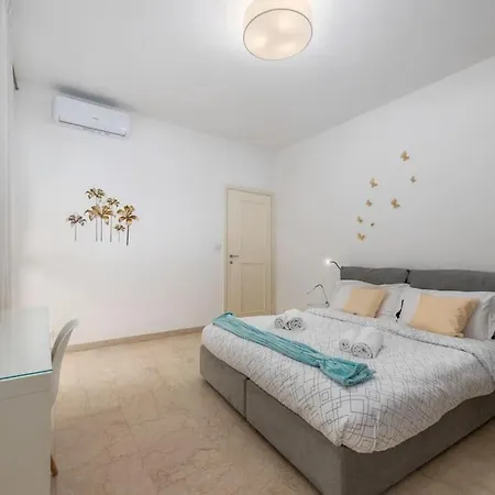 Cozy Xxl Home,two Balconies,wifi,family Apartman
