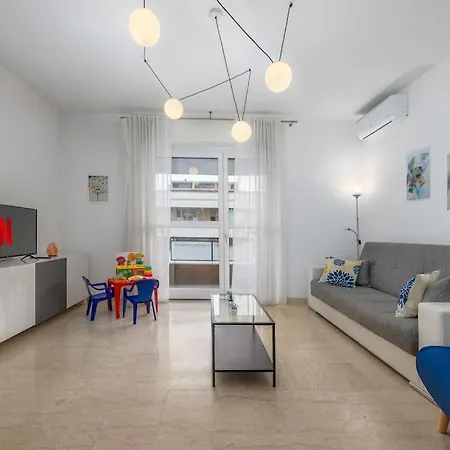 Cozy Xxl Home,two Balconies,wifi,family Milánó